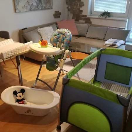 Cozy Btw Centre And Airport - Private Host - No Invoice Apartmán *